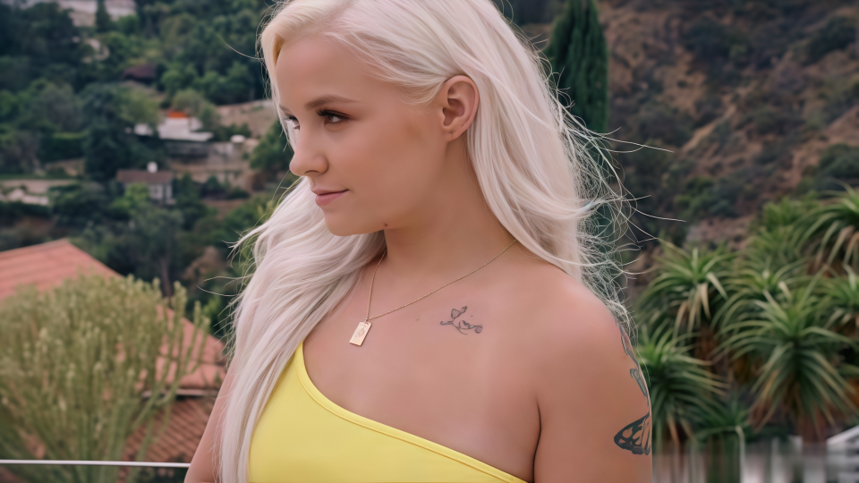 【欧美】金发女郎需要男人肉棒